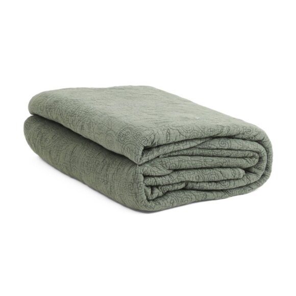 ENVOGUE Winter Green Embroidered Quilt - Picture 2 of 2